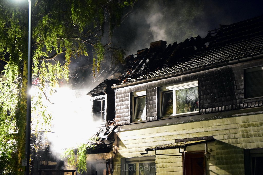 Grossfeuer Einfamilienhaus Siegburg Muehlengrabenstr P0635.JPG - Miklos Laubert